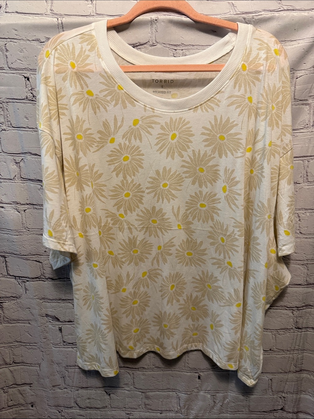 torrid Cream Floral Short Sleeve Tee with Yellow Centers